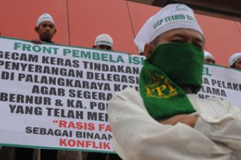 DEMO PENOLAKAN KADER FPI