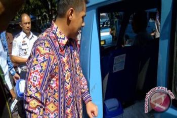 Astaga angkot putar film porno