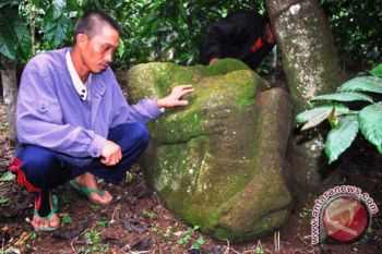 Warga Pagaralam temukan tiga Arca Manusia 