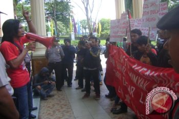 Mahasiswa Di Kendari Tolak Kenaikan Harga BBM