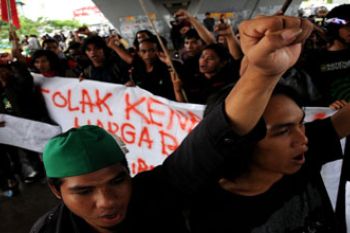 AKSI KENAIKAN BBM