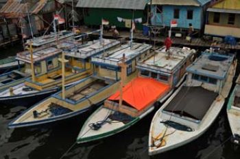 Nelayan Majene masih libur melaut 
