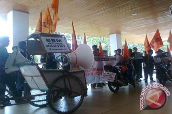 DPRD Sultra Dukung Penolakkan Kenaikan Harga BBM