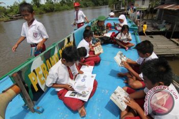 First lady delivers three smart ships for remote areas