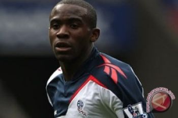 Muamba Sudah Bisa Bernafas Sendiri