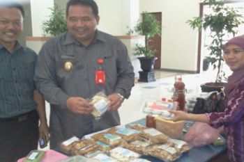 BELI MAKANAN RINGAN