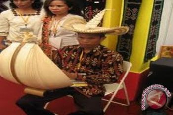 Konser musik sasando pukau publik Paris