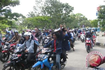 Tindakan Anarkis Warnai Unjukrasa BBM Di Sultra