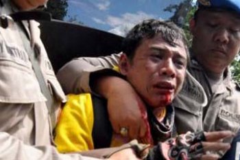 DEMONSTRAN DITANGKAP