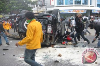 Polisi Keluarkan Tembakan Halau Demo Mahasiswa Kendari