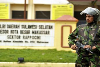 TNI JAGA KANTOR POLISI