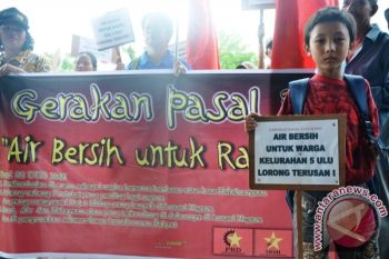 Tuntut Air Bersih 