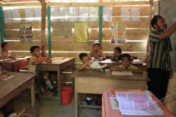 TIGA KELAS SATU RUANGAN