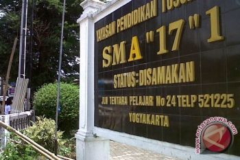 Genteng SMA 17 "1" dirusak oknum 