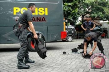 Gegana Polda DIY sisir gereja Kulon Progo 