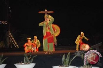 Tari payung memukau di festival anak Maroko