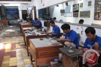 Perajin kecil perak Kotagede siap hadapi liburan 