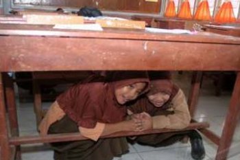 SIMULASI GEMPA SIMEULUE
