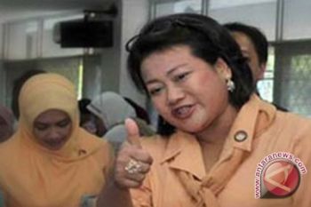 Istri menpora raih gelar doktor