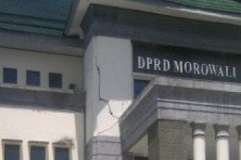 Anggota DPRD Morowali berkantor di garasi mobil