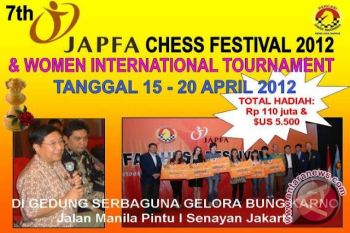 Anna Burasova juarai  JAPFA Chess Festival  2012