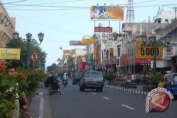 Pemasangan reklame ditengarai banyak salahi aturan 
