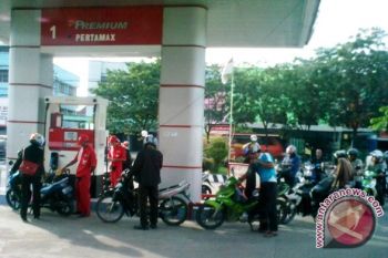 Pengguna kendaraan bermotor di Bandarlampung "borong" BBM