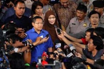 ISTRI ANAS DIPERIKSA