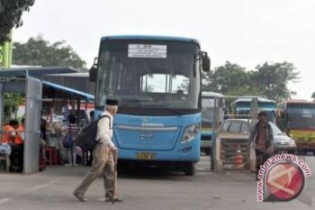 Warga Segel Bus Karyawan Pemda Donggala 