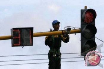 Dishubkominfo DIY tertibkan rambu lalin persiapan Lebaran 