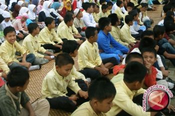 Pemkab Sleman salurkan bantuan anak asuh 