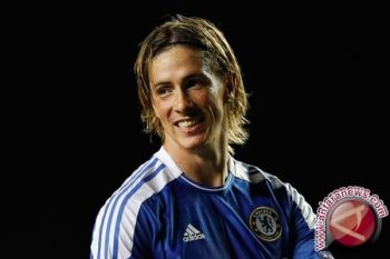 Torres cetak hattrik ketika Chelsea libas QPR