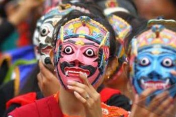 PARADE TARI TOPENG