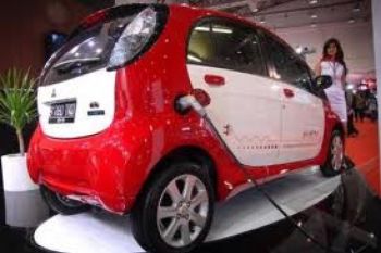 Menegristek: Indonesia Sangat Butuhkan Mobil Listrik
