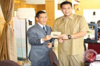 Wakil Walikota Manado hadiri HUT  Aston Manado