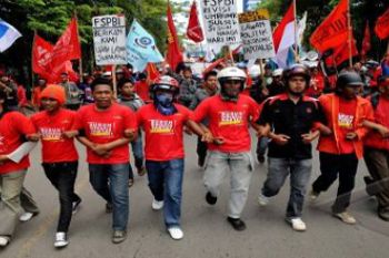 Tripartit kompak peringati Hari Buruh Internasional 