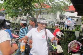 Ratusan buruh Bitung turun ke jalan 