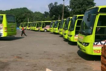 Bus Trans Bandarlampung Mangkal
