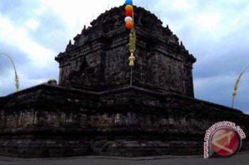 Ribuan umat Buddha ikuti detik-detik Waisak 