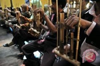 Alunan angklung menggaungkan perdamaian di markas PBB