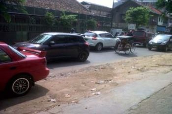 Jalan Rusak dan Macet