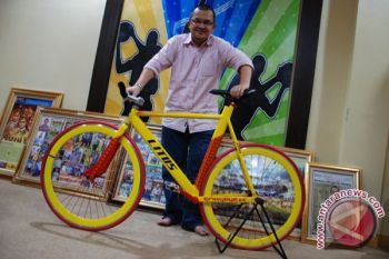 Galang dana, SFC jual sepeda berlogo klub