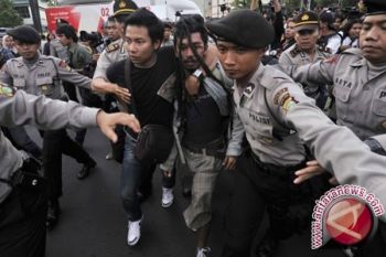 Gubernur minta polisi usut kekerasan di LKIS