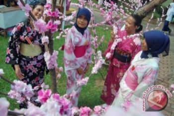 Koleksi Bunga Sintetis Pengaruhi Pemanasan Global