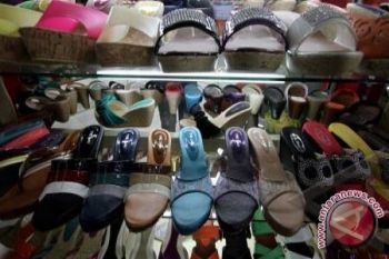Wanita Disarankan Punya Minimal Dua Sepatu