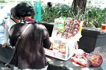 Asongan Lempuyangan memilih nekat kembali berjualan
