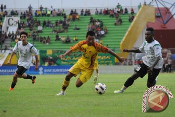 Hilton penyelamat Sriwijaya FC kalahkan Persela 2-1