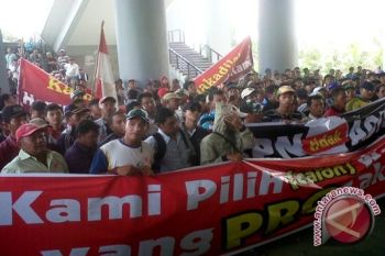 Warga Palembang demo tuntut penyelesaian kasus tanah