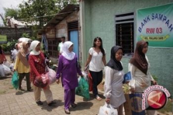 Jakarta miliki bank sampah, Manado kapan ?