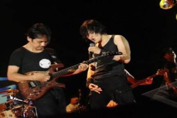 KONSER REUNI GIGI